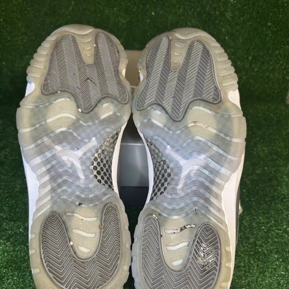Jordan 11: Cool Grey - Picture 2 of 5